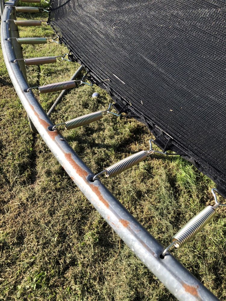 Trampolina 4 m sprawna zamienię