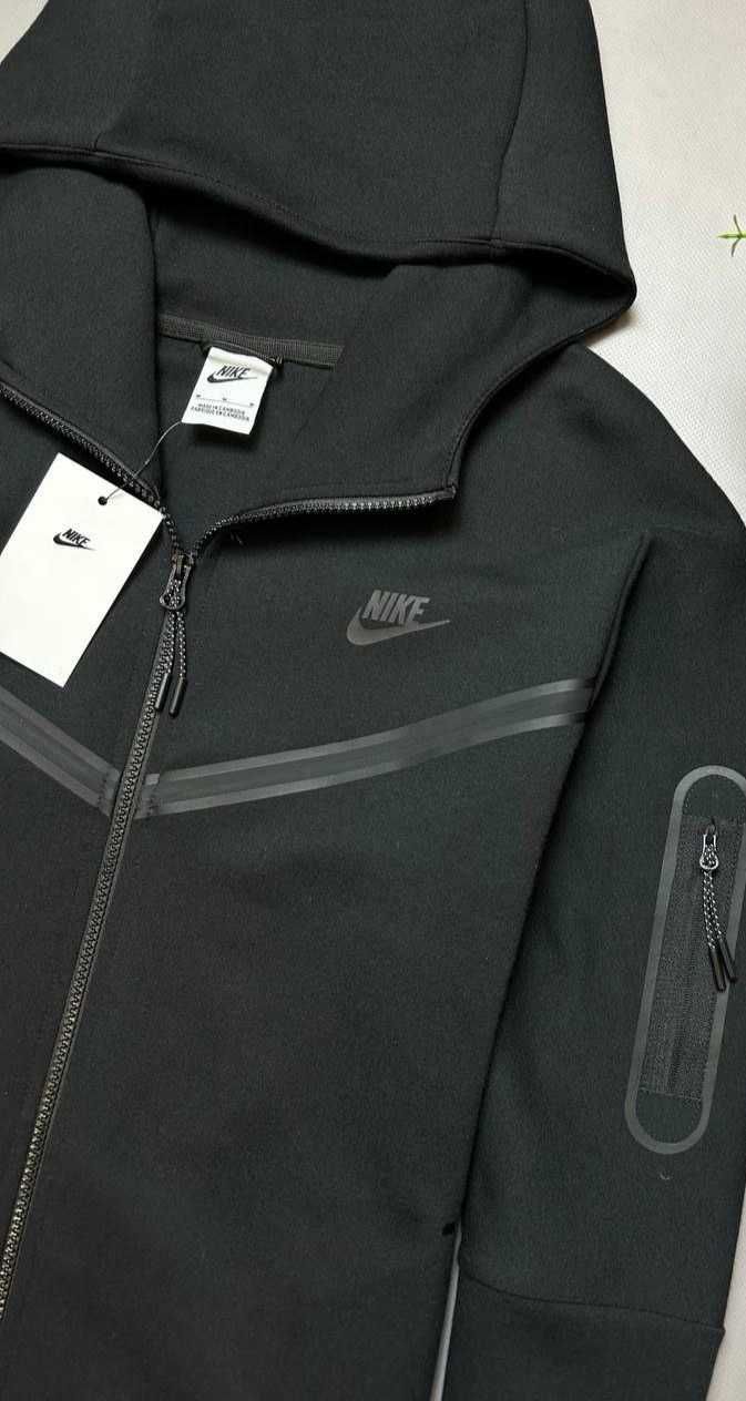 Nike Tech Fleece