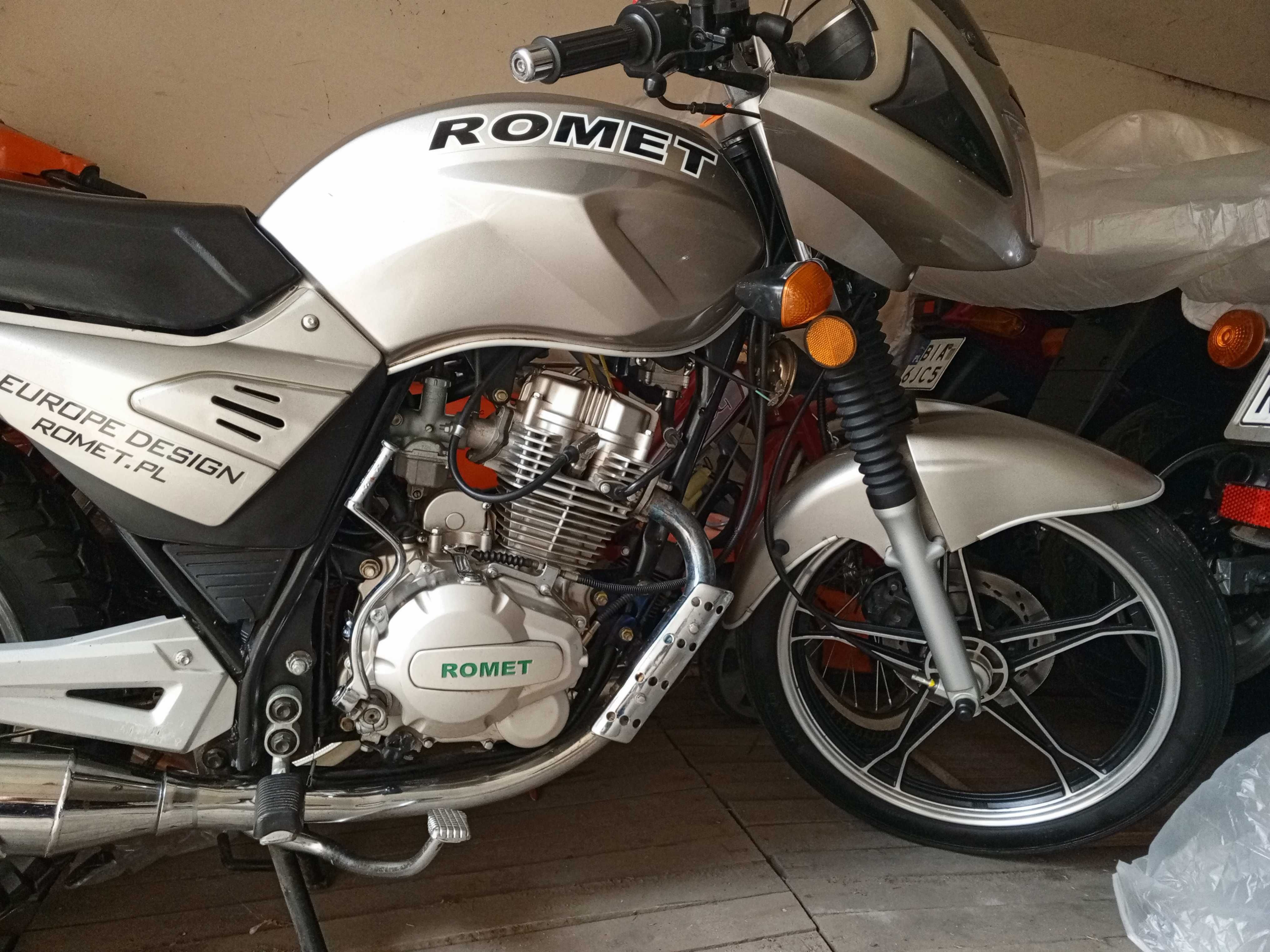 Romet,125z 1450 km przebiegu {w zasadzie nowy nie używany]