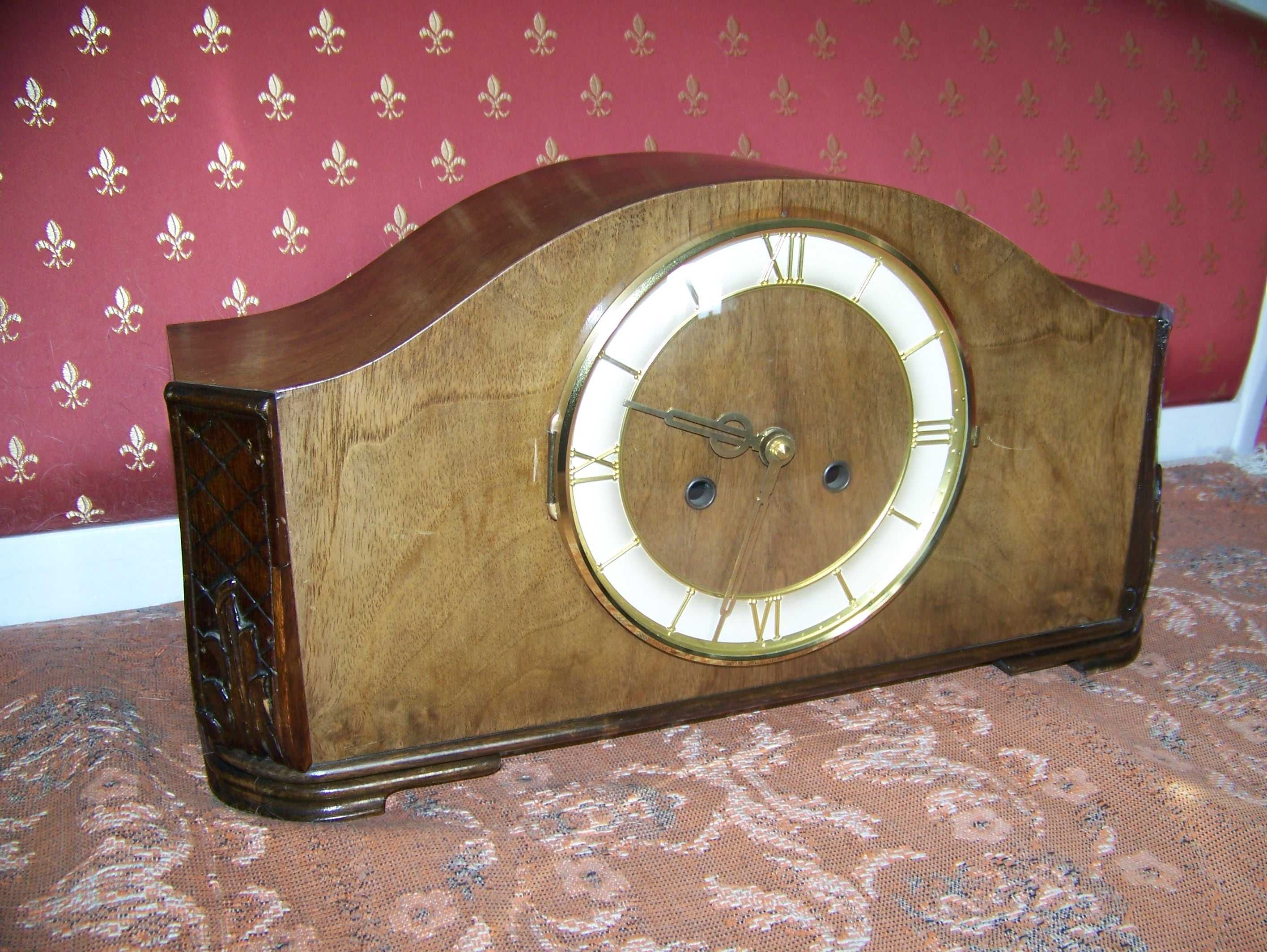 zegar kominkowy w drewnianej obudowie