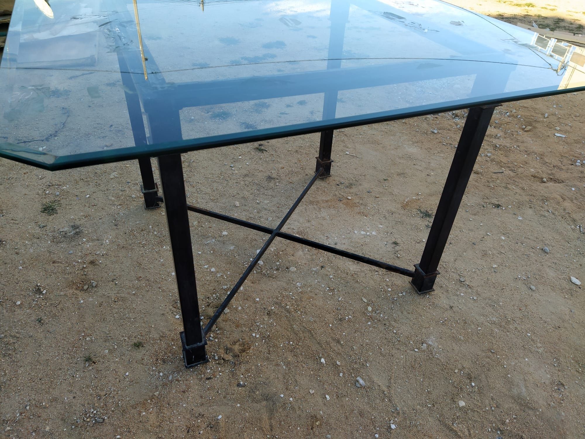 Vintage - mesa em ferro com vidro biselado