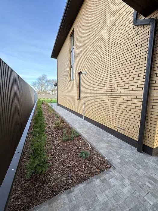 Будинок в с. Шевченкове 182 кв.м на ділянці 9 сот від забудовника