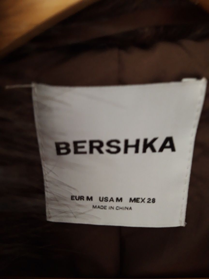 Casaco pêlo castanho da Bershka