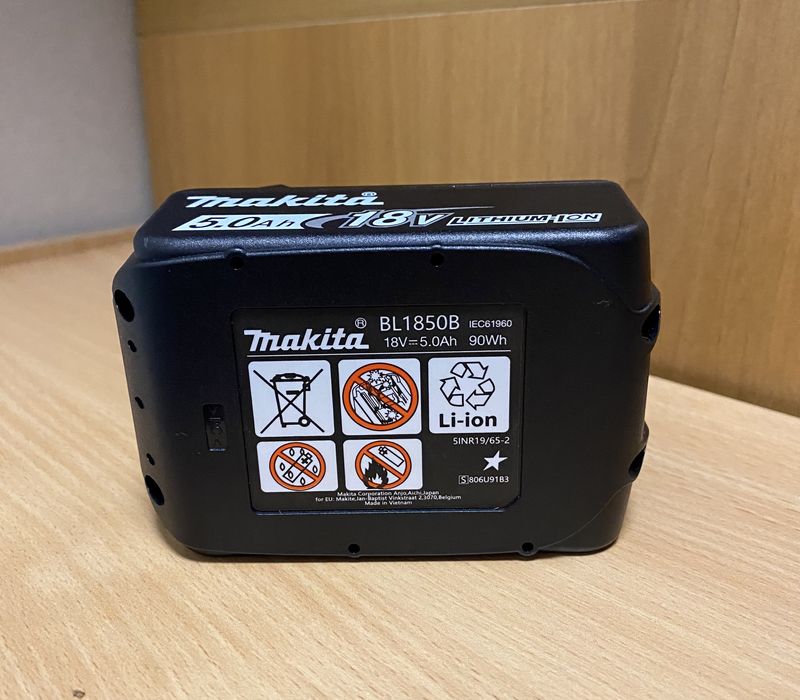 Акумулятор Makita BL1850B LXT 18V 5.0 Ah
