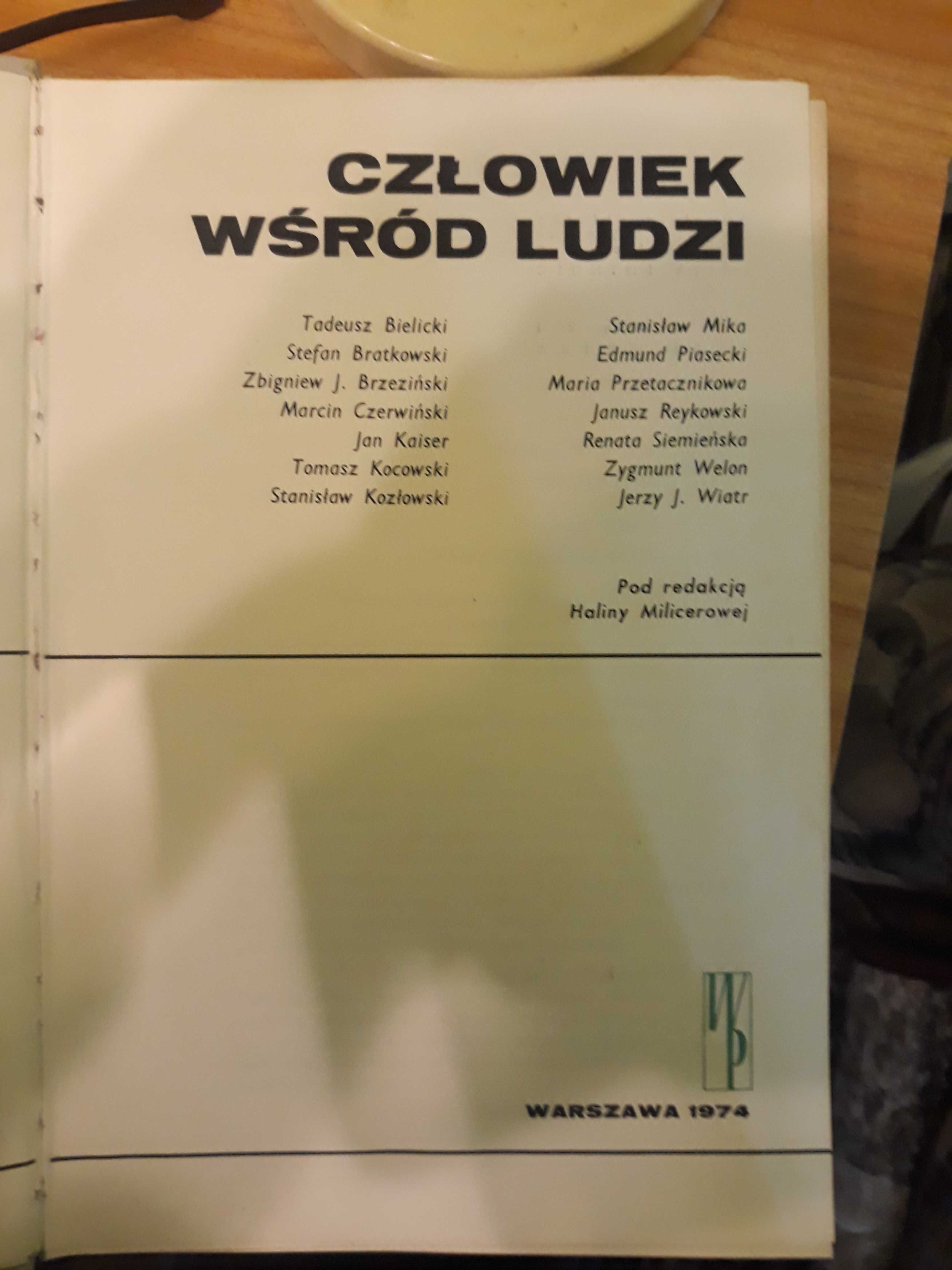 Człowiek Wśród Ludzi - Praca zbiorowa