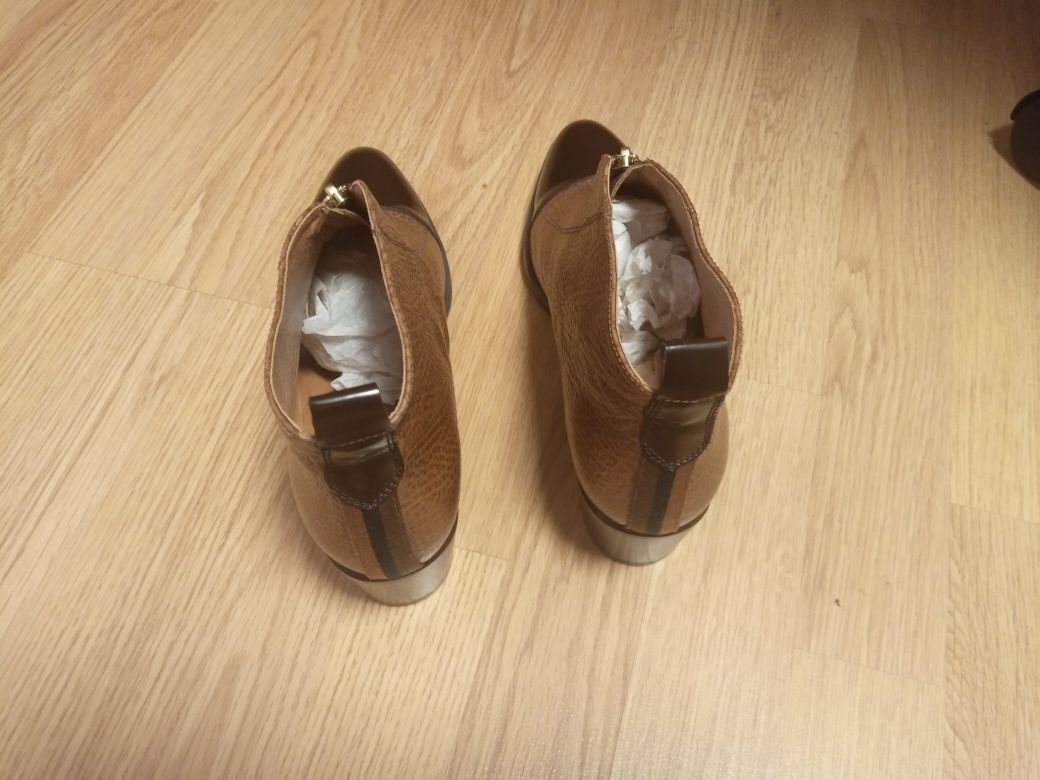Продам ботинки осенние