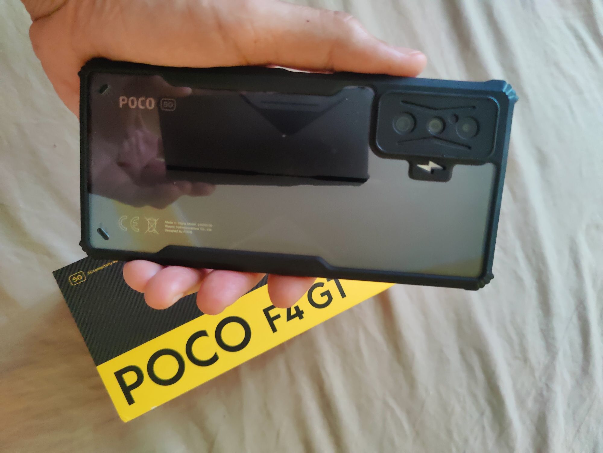 Sprzedam gamingowy smartfon Xiaomi Poco F4 gt. 12/256. Stan BDB