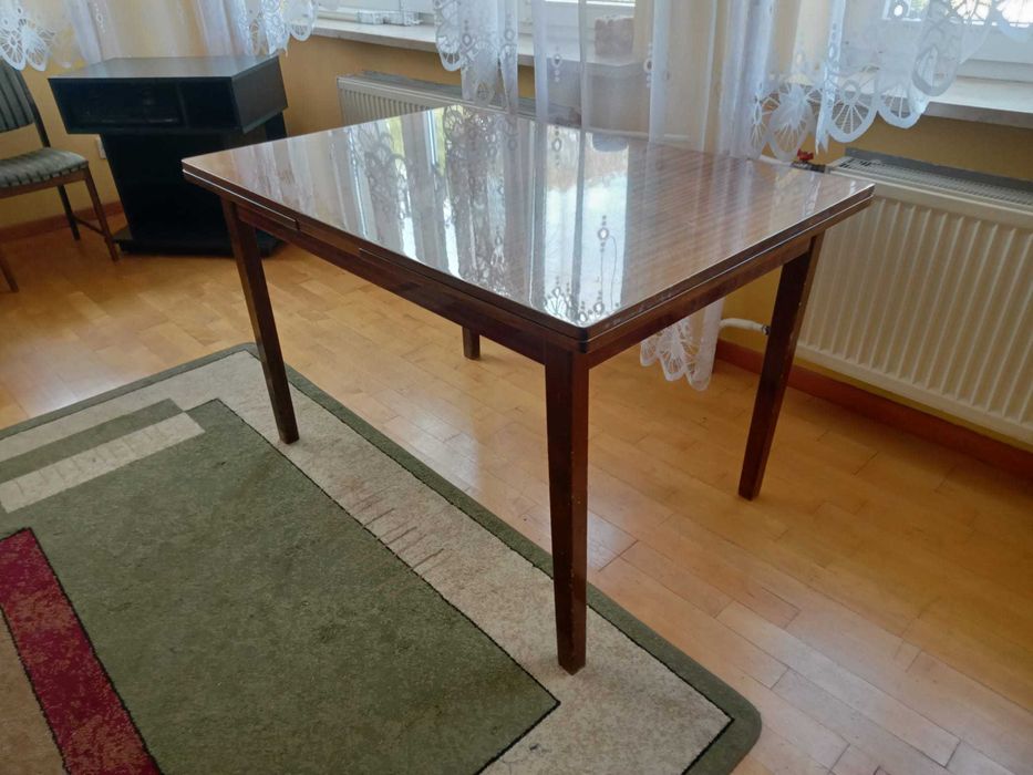 Stół jadalniany rozkładany