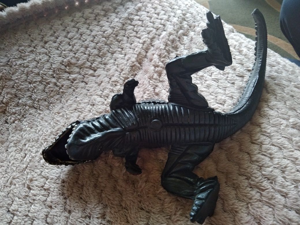 Figurka Godzilli/dinozaura