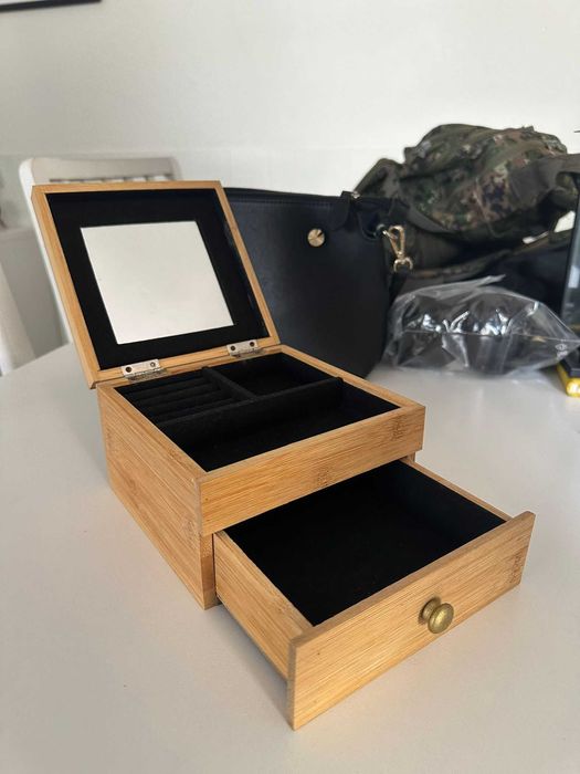 Caixa de Joias em madeira