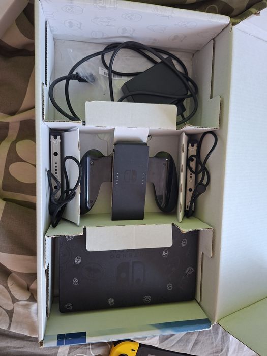 Nintendo switch + 2 gry