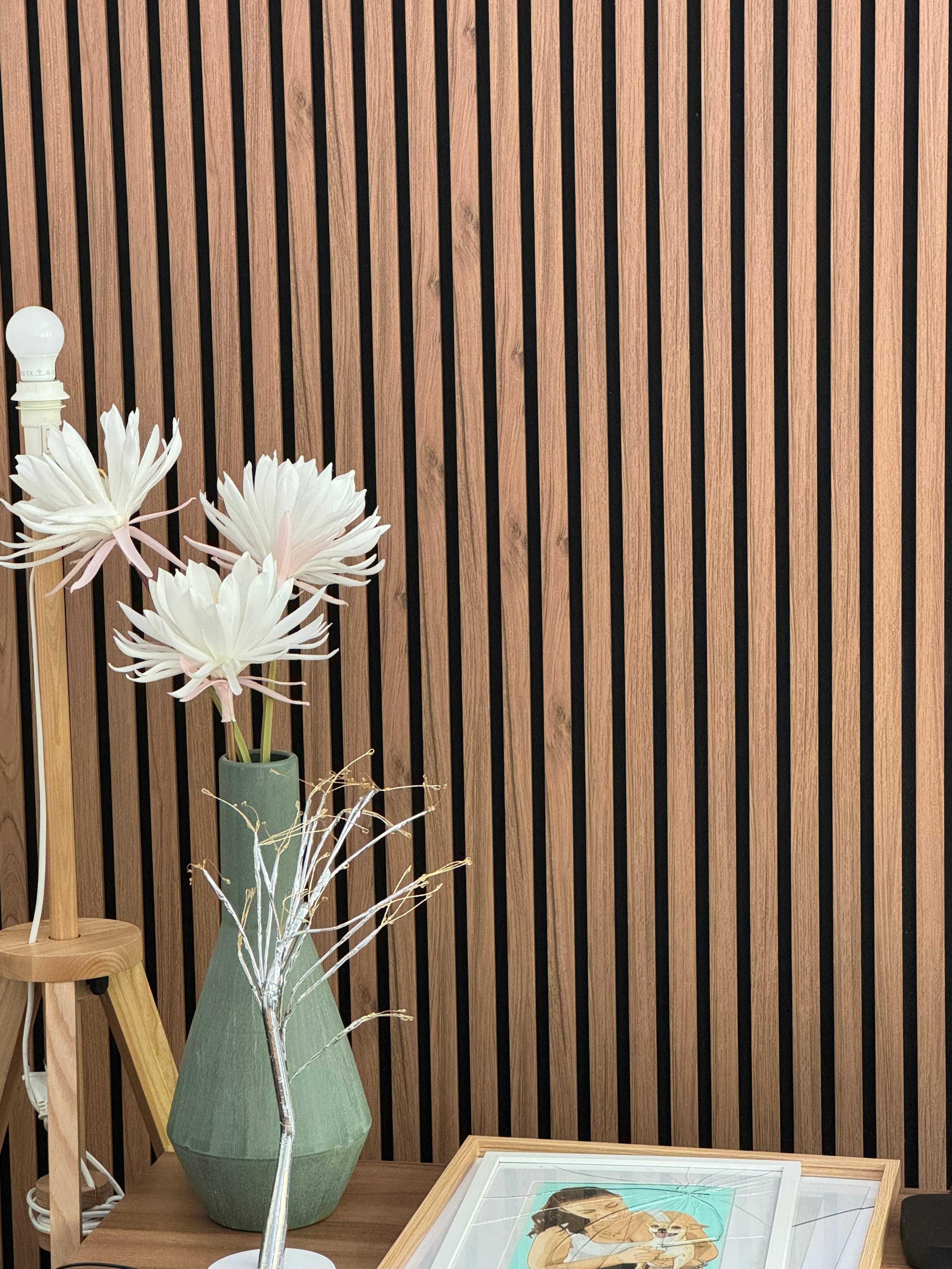 Aplicação papel de parede, painéis decorativos e vinil