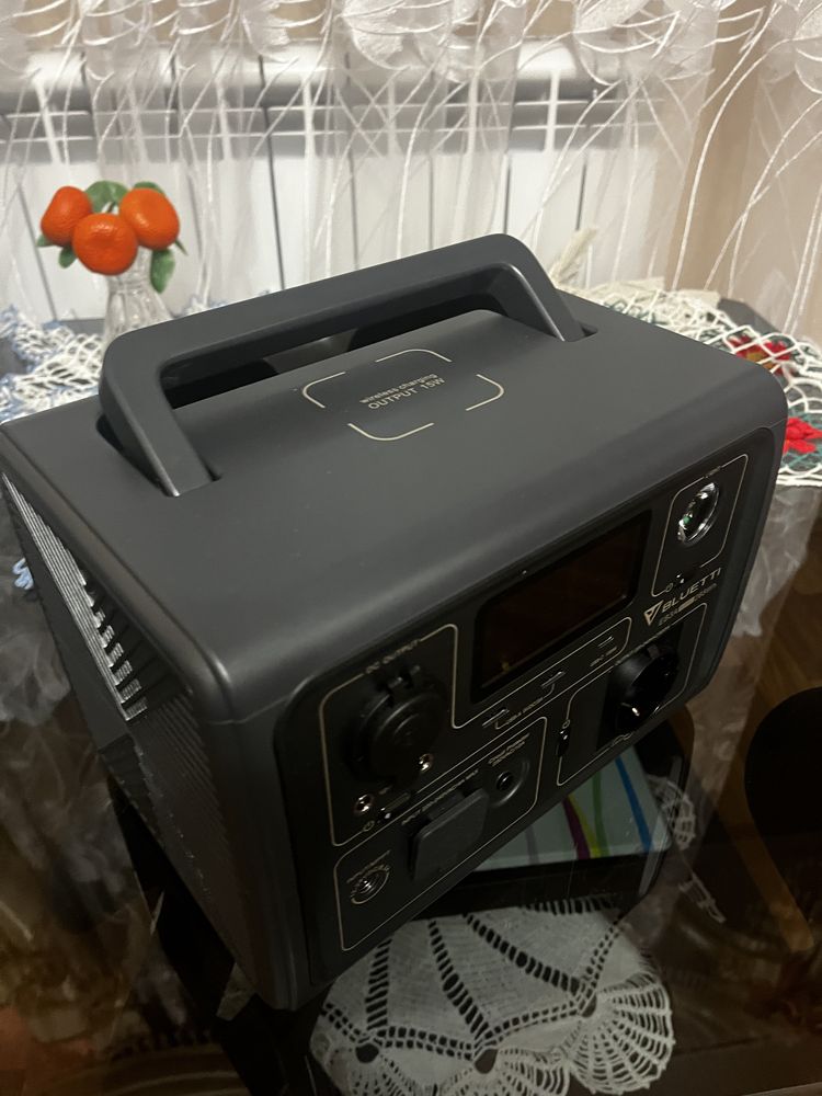 Продам зарядную станцию Bluetti EB3A