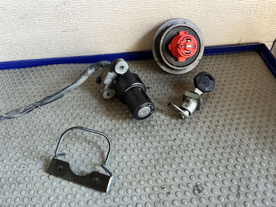 Stacyjka yamaha yzf r125 korek zamek zestaw staryowy