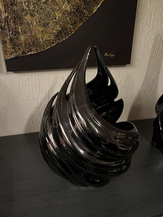 Peca decorativa em preto vidraço