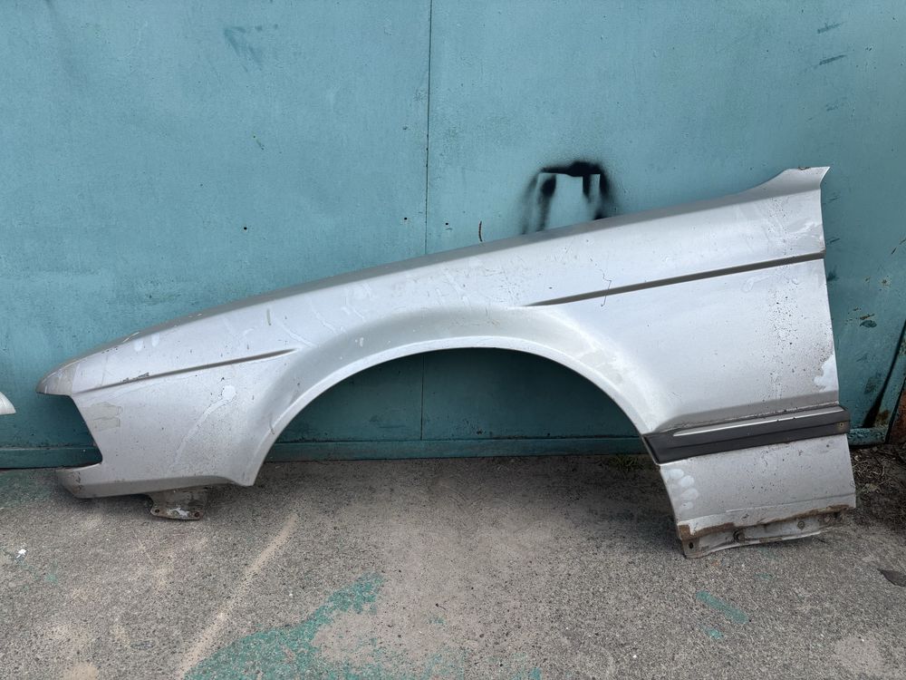 Передні крила на BMW e32