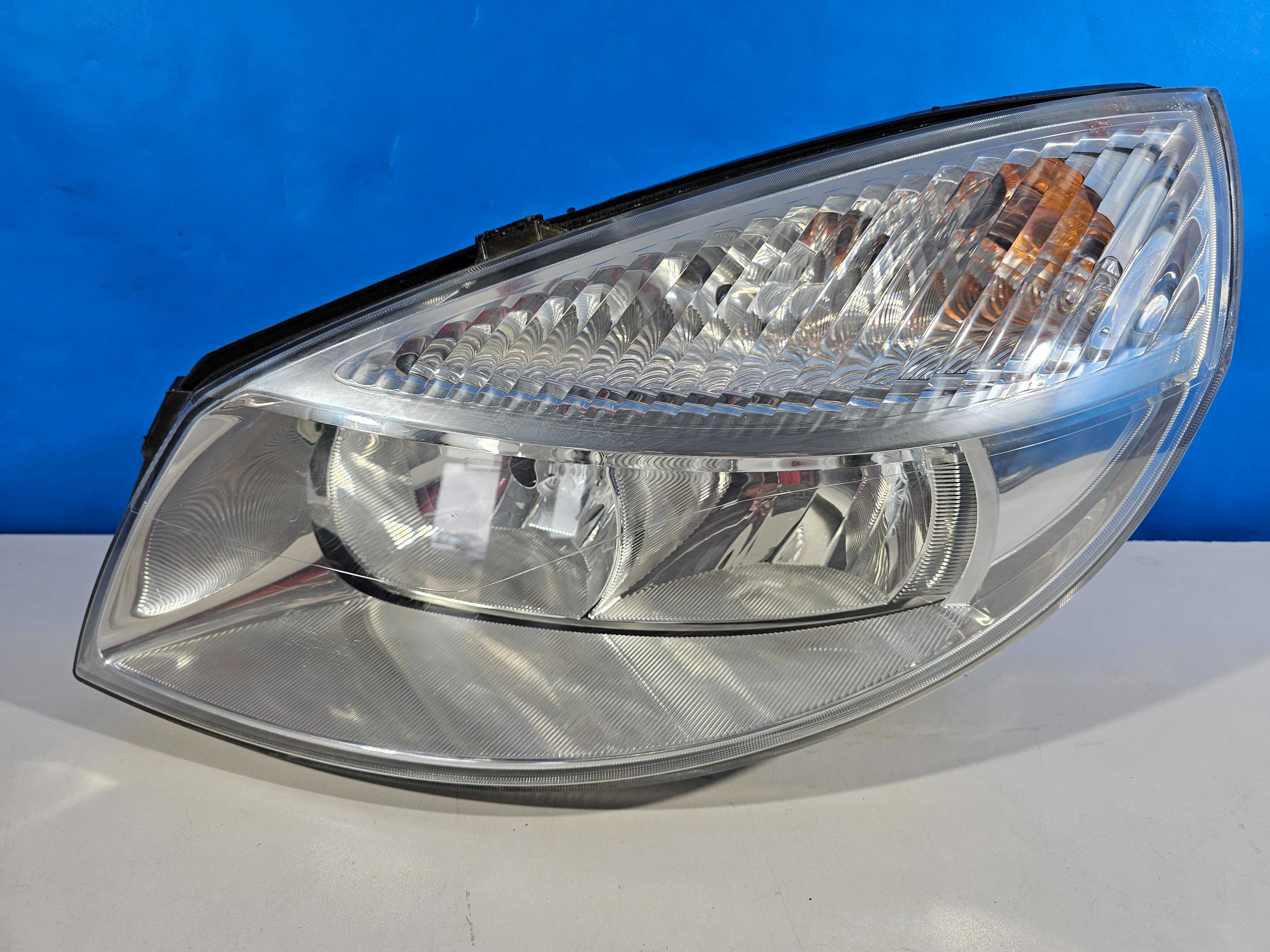 Renault Scenic II 2 03-06r Lampa Przód Przednia Lewa Zwykła Europa