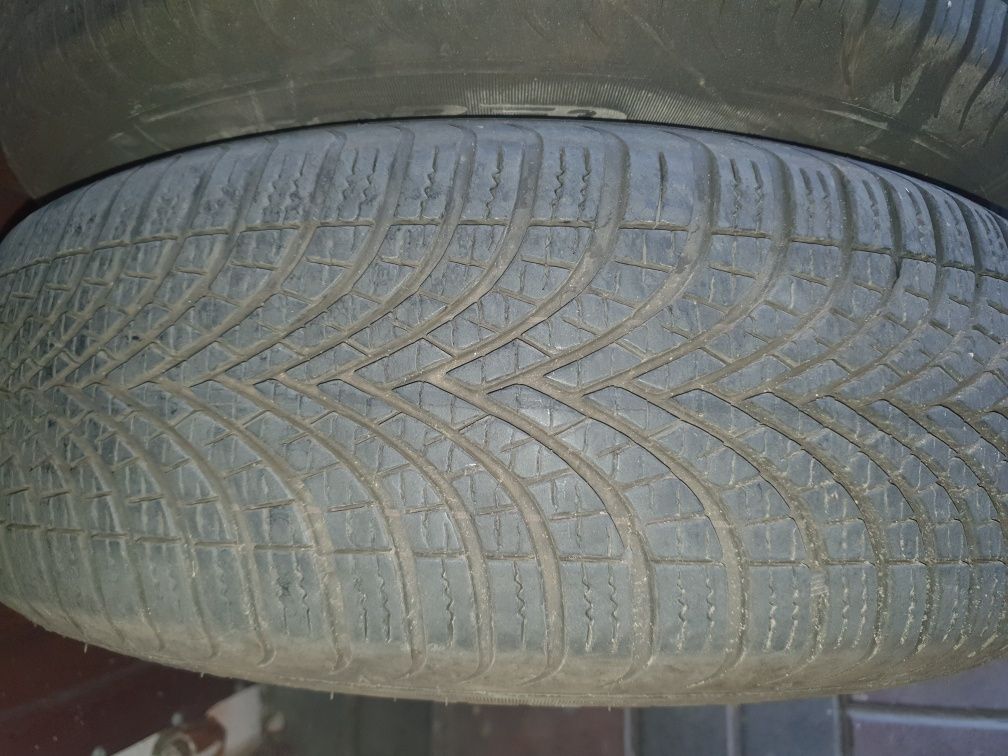 Cztery Opony Dębica Navigator 3. 195/65/15 z felgami 5x100i