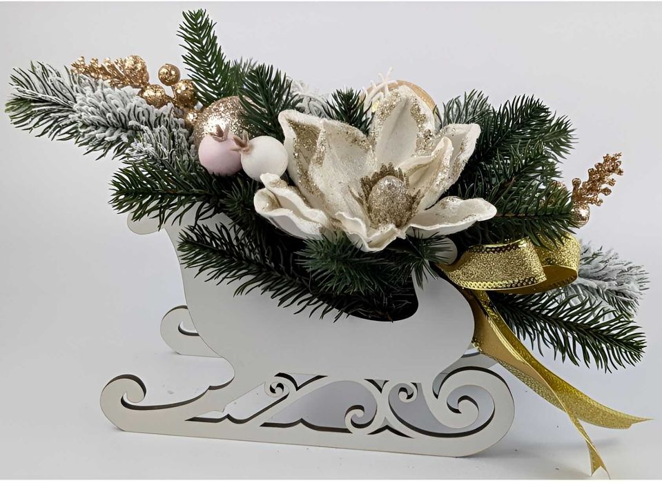 Новорічна композиція "Сани " з підсвічником і декором