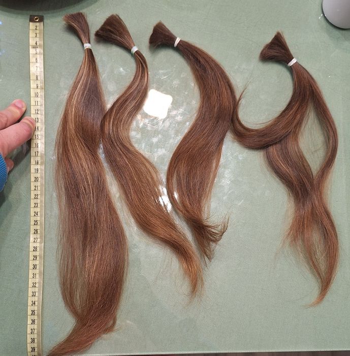 Włosy naturalne na poziomie 7 długość 20-30 cm  plus kilka krótszych