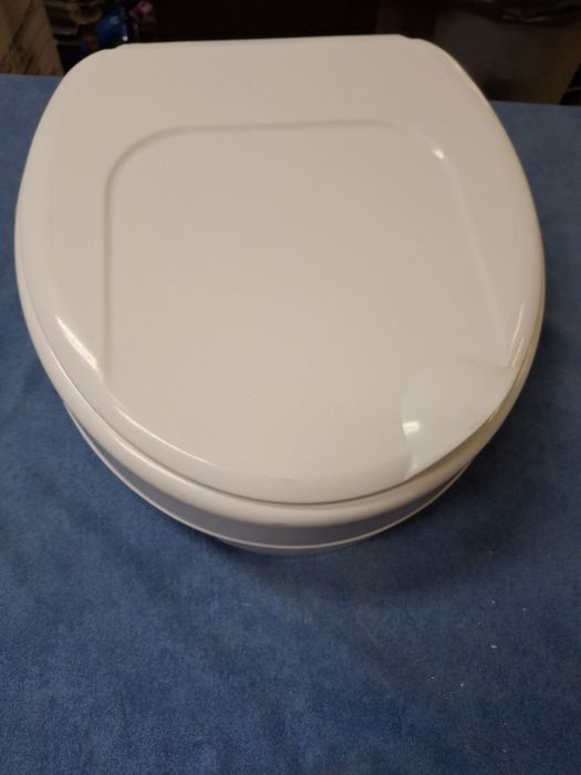 Nakładka podwyższająca na sedes