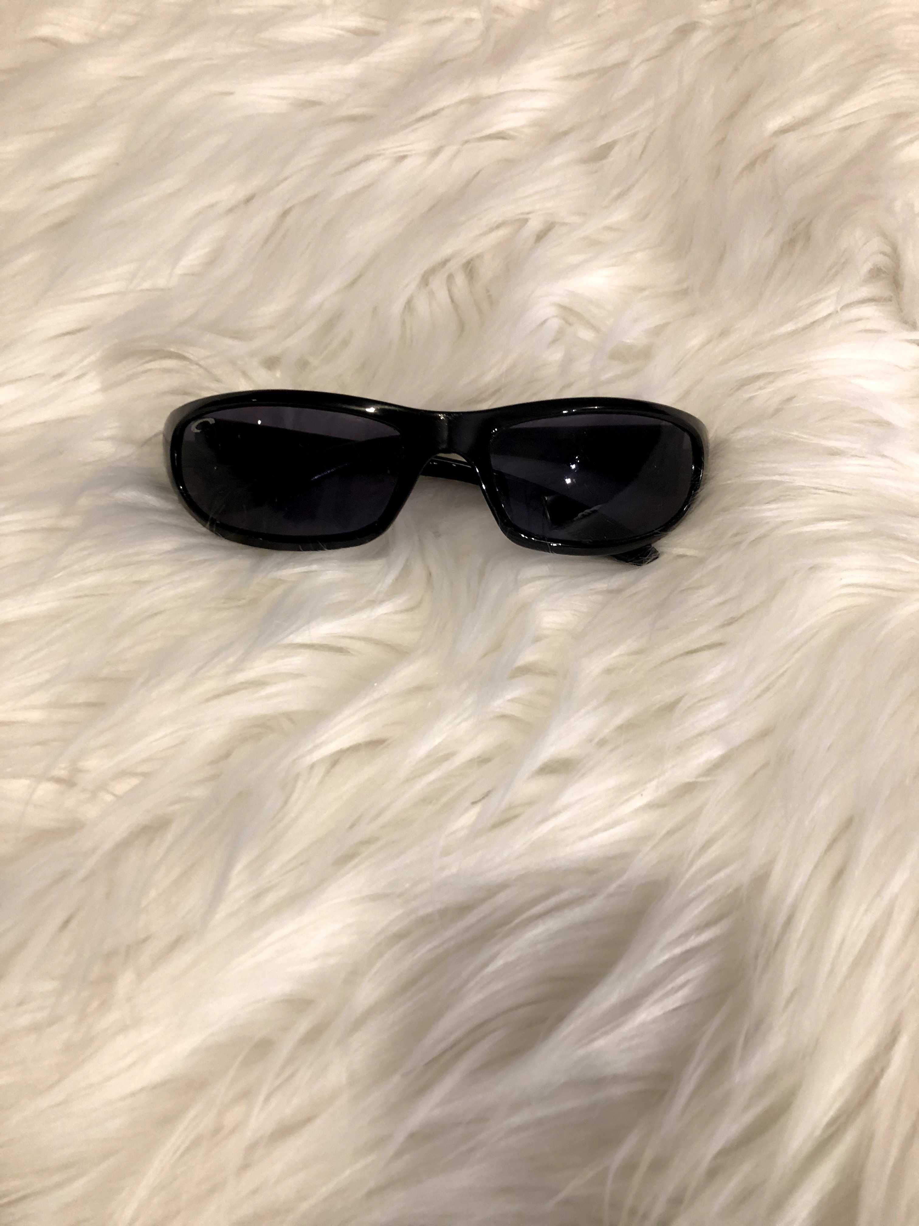 oculos de sol pretos