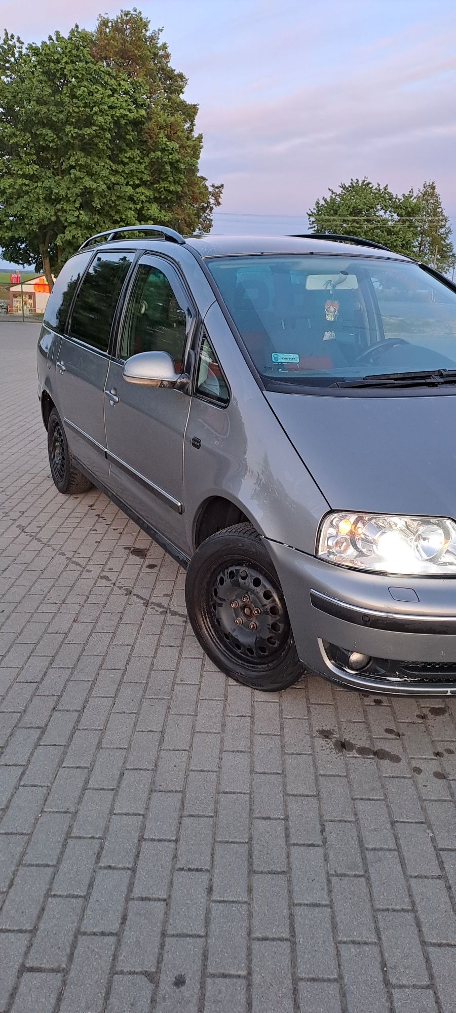 VW Sharan 1,9 TDI 130 koni 7 osób