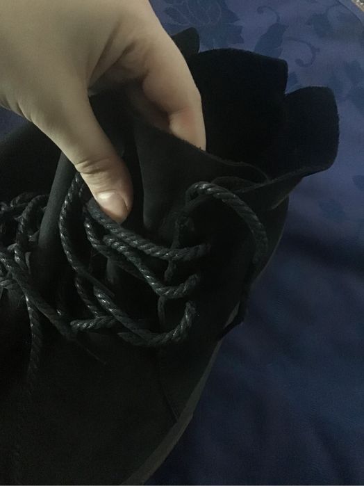 Шкіряні ботинки в хорошому стані