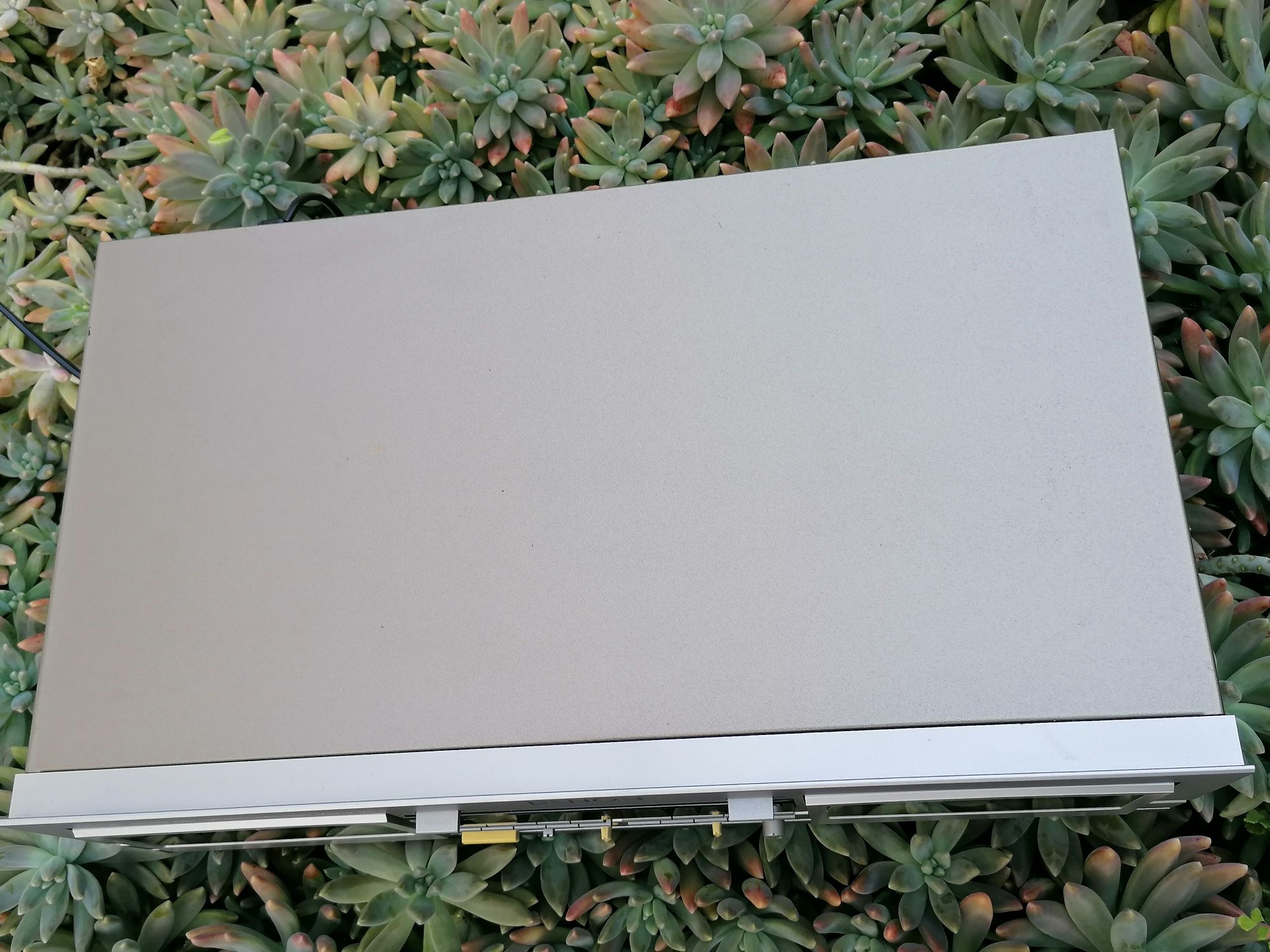 Leitor e gravador Denon DN-740R