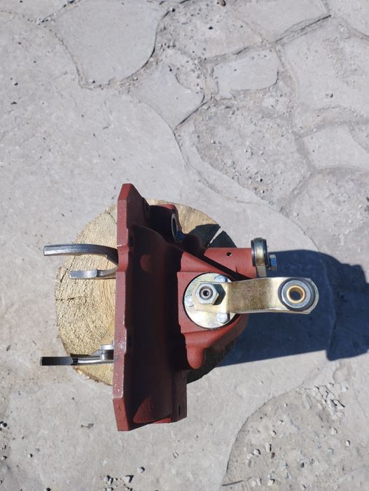 Кришка КПП УАЗ 452, старого зразка