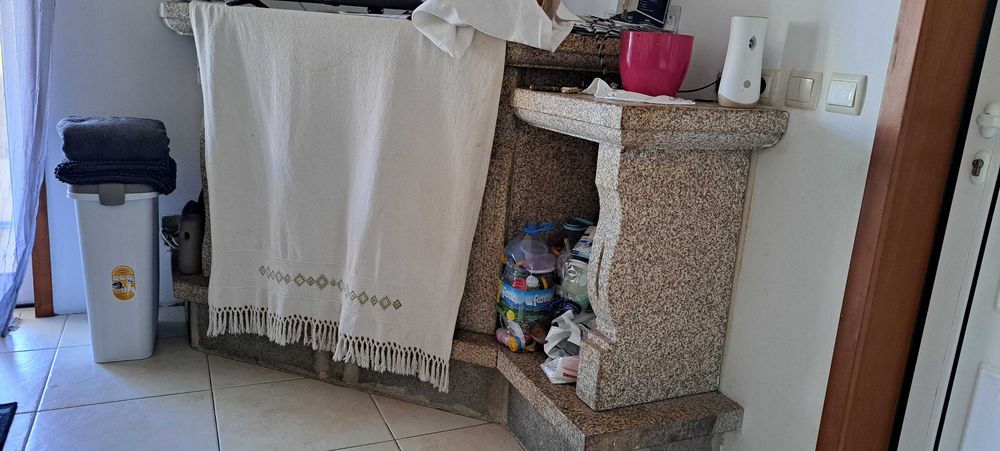 Estrutura de lareira em Mármore