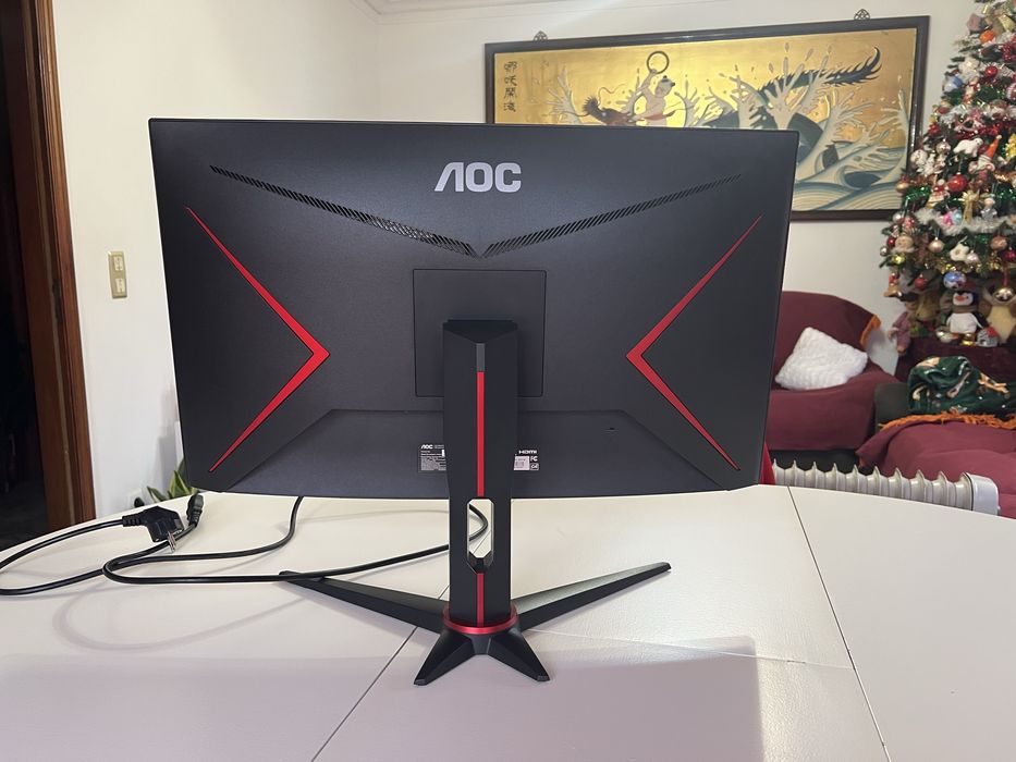 Monitor Curvo AOC C27G2ZE VA 27" FHD 16:9 240Hz FreeSync - C27G2ZE/BK