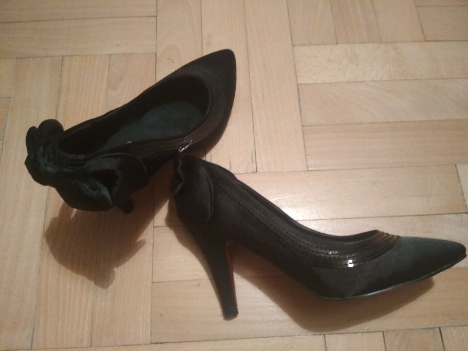 Czarne szpilki rozm. 37