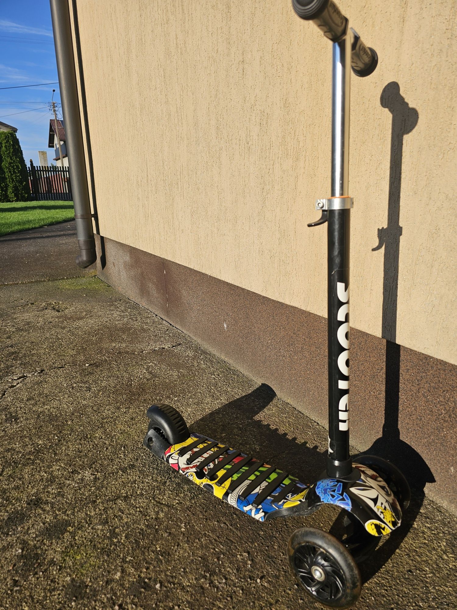 Hulajngoga trójkołowa Scooter