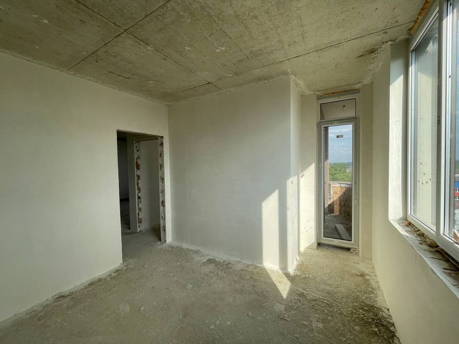 3 окремі кімнати+кухня студія в ЖК по вул. Незалежності.