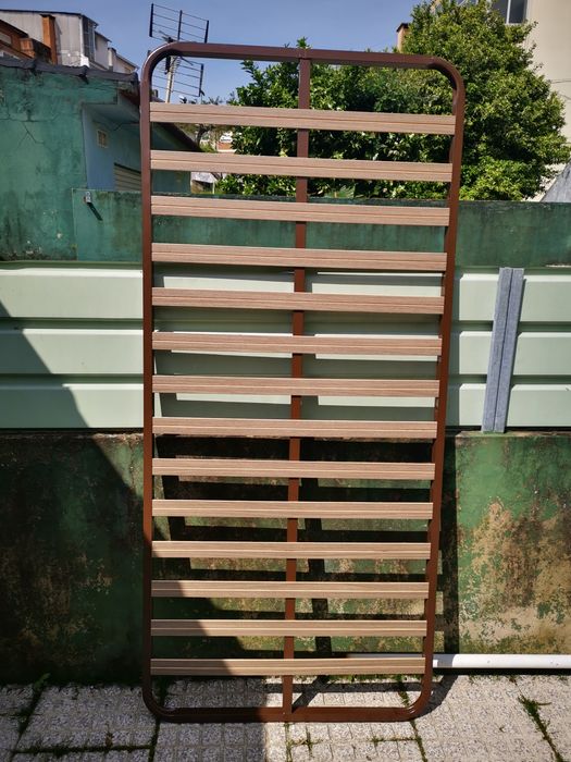 Colchão + Estrado = 90x2m