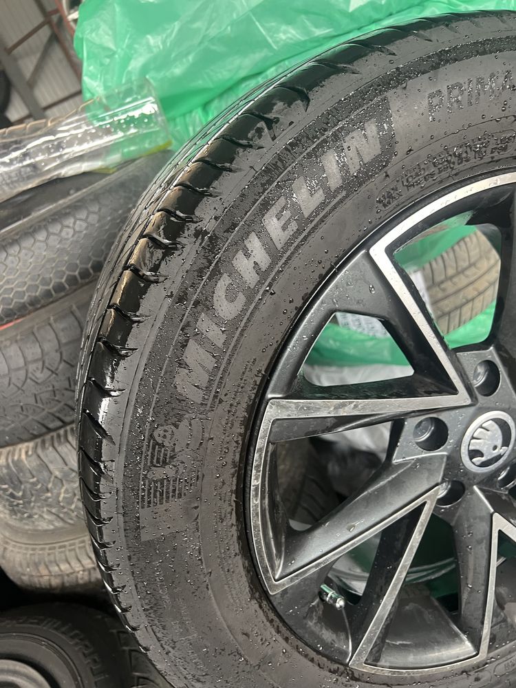 Продам диски с резиной Michelin R 16 205/60 год выпуска 2023