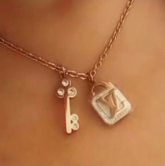 Colar Louis Vuitton Dourado