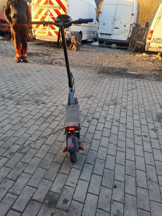 Продам самокт Kukirin G2