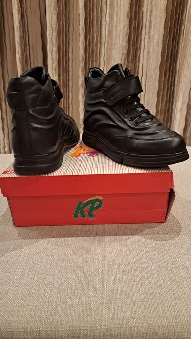 Зимнии ботинки на мальчика.