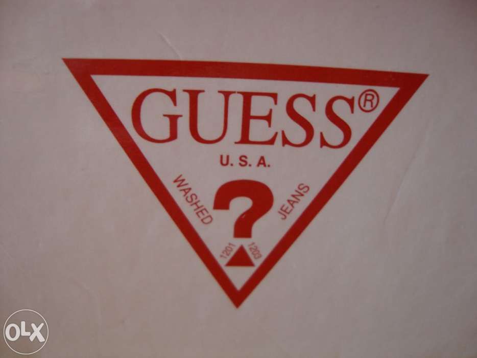 Botas originais da GUESS, ainda na caixa da própria marca