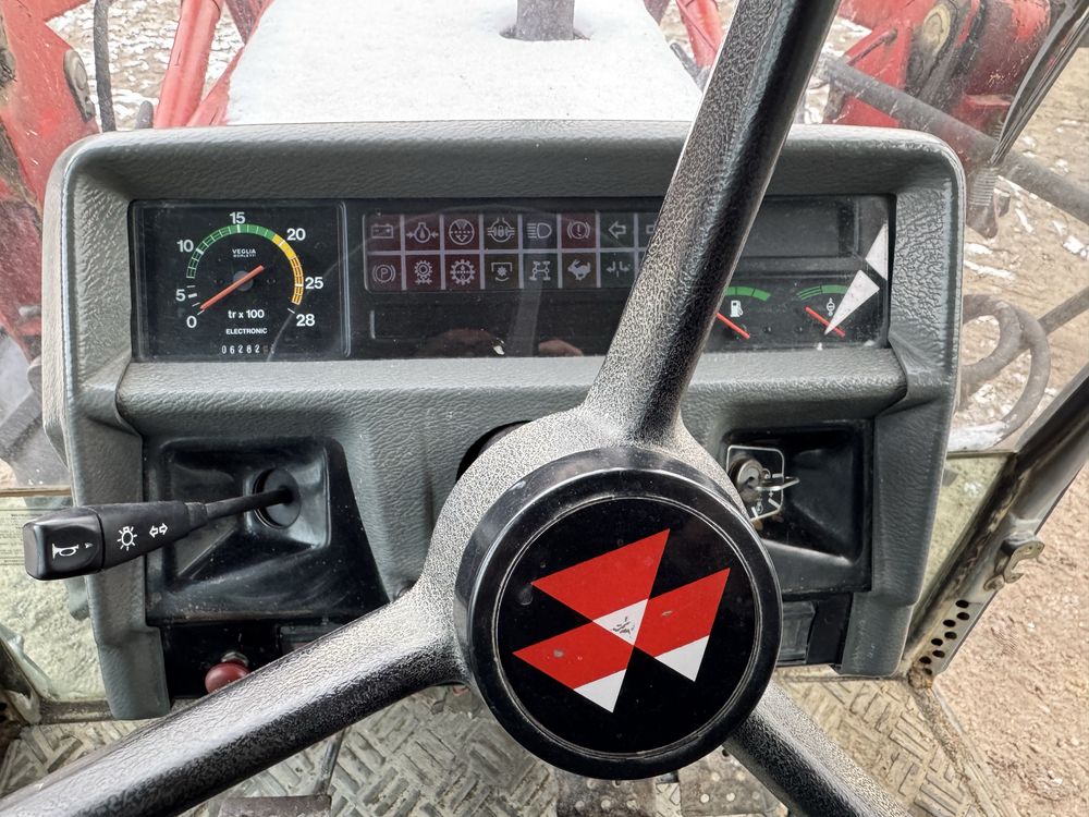 Massey fergusson mf 3050 z ładowaczem tur