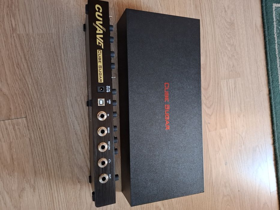 Multiefekt Efekt gitarowy do gitary elektrycznej Cuvave Cube Sugar