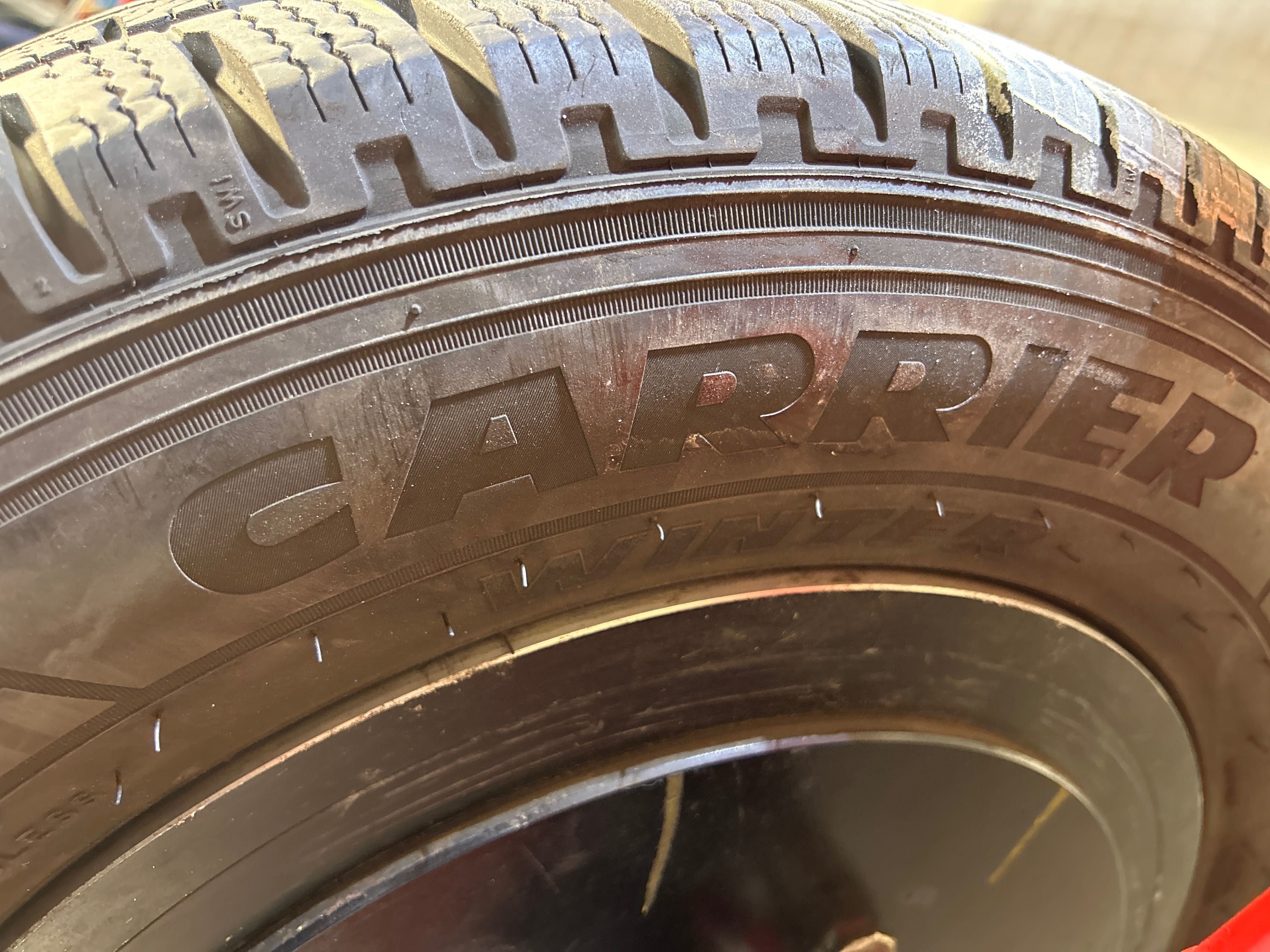Pirelli Carrier Winter 215/65/16c 109/107R
