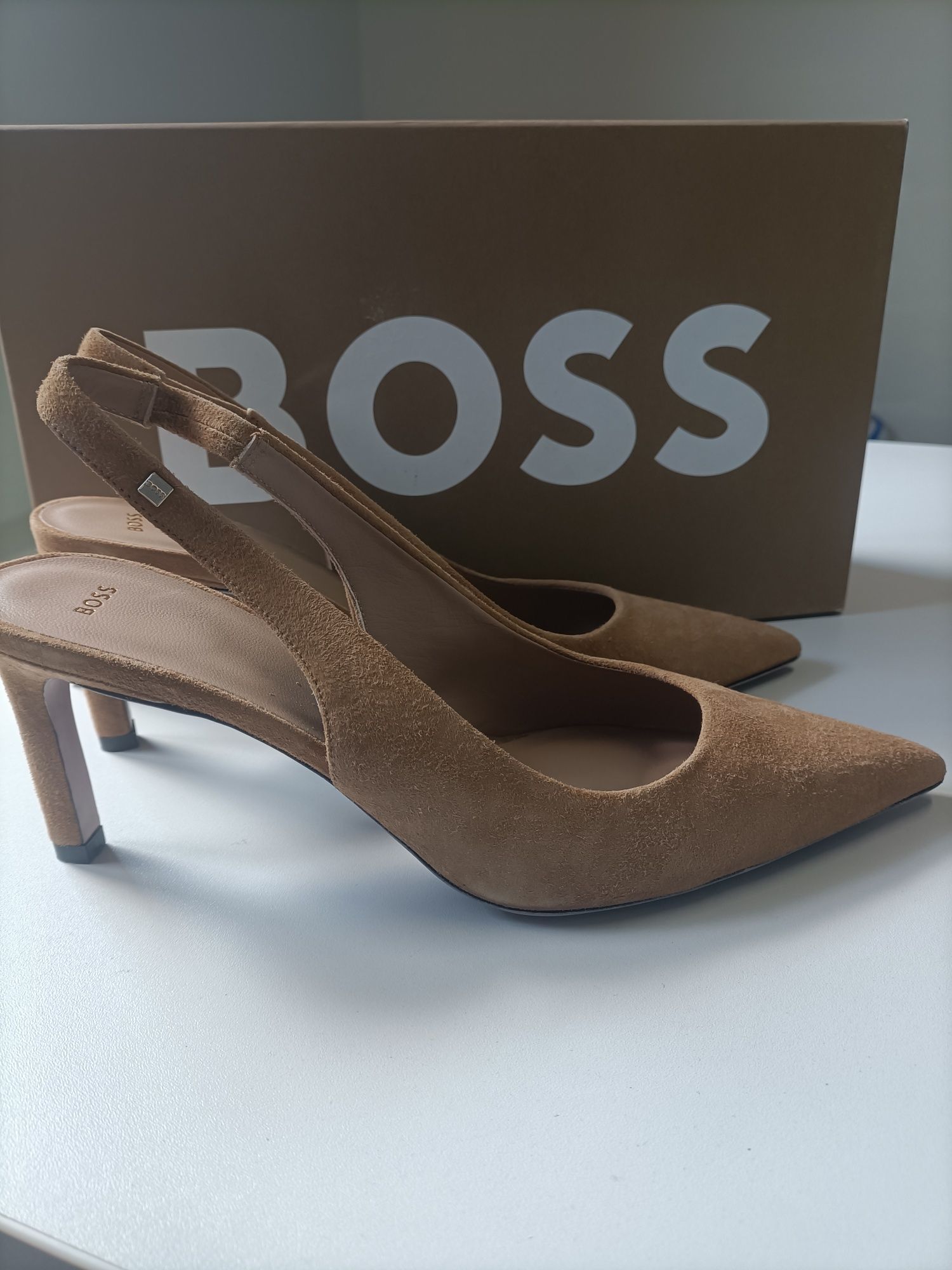 Szpilki Hugo Boss rozmiar 38