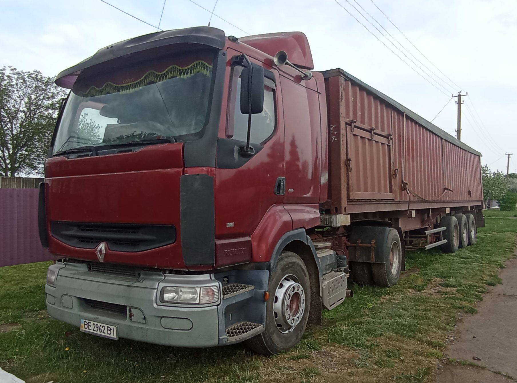 Renault  premium 385