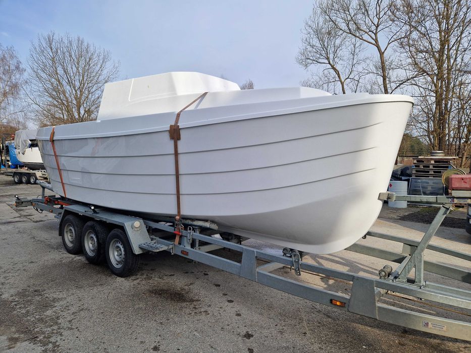 Skorupa jachtu LAGUNA 700 CRUISER