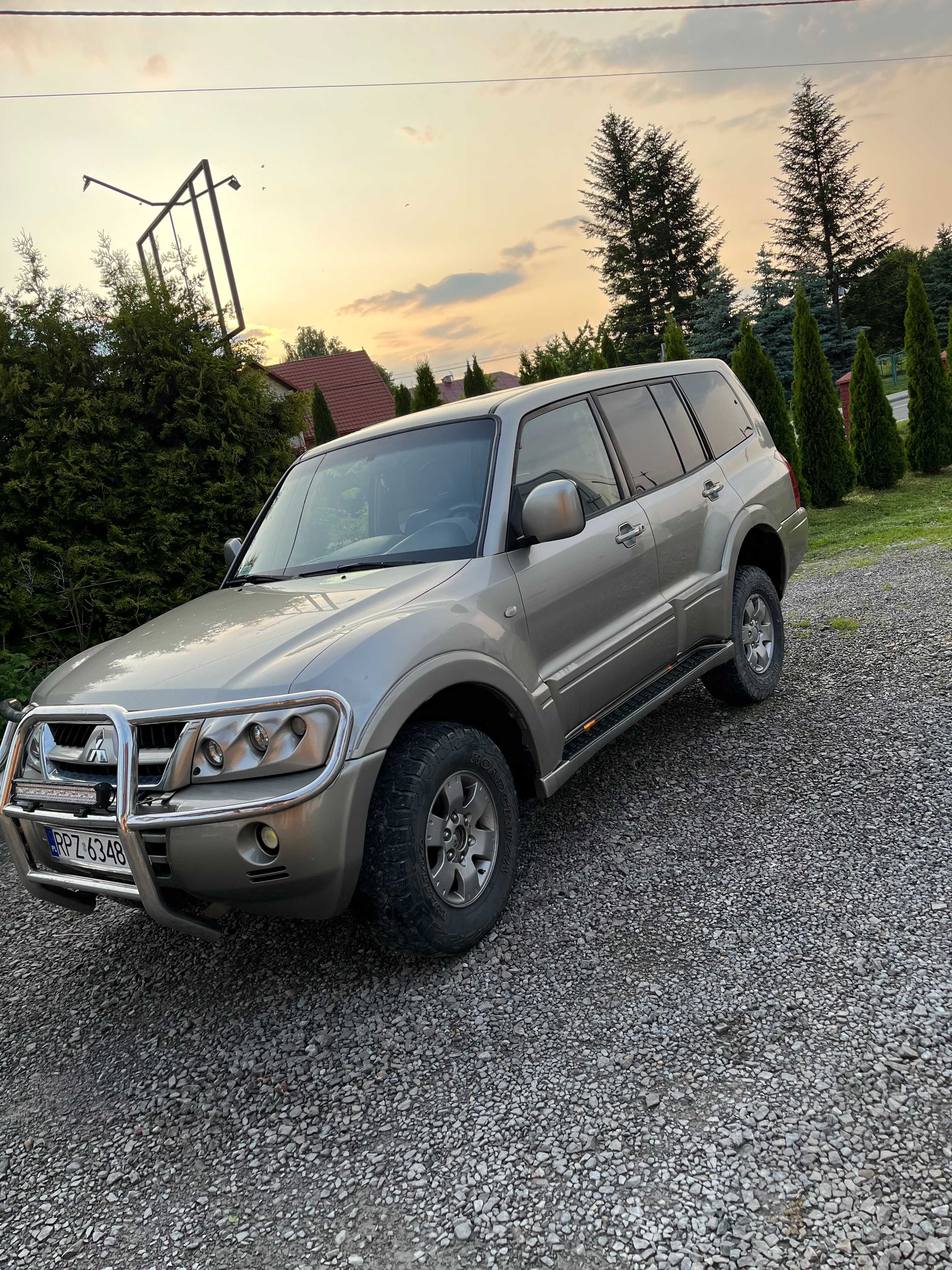 Mitsubishi Pajero 3.2 rok 2004