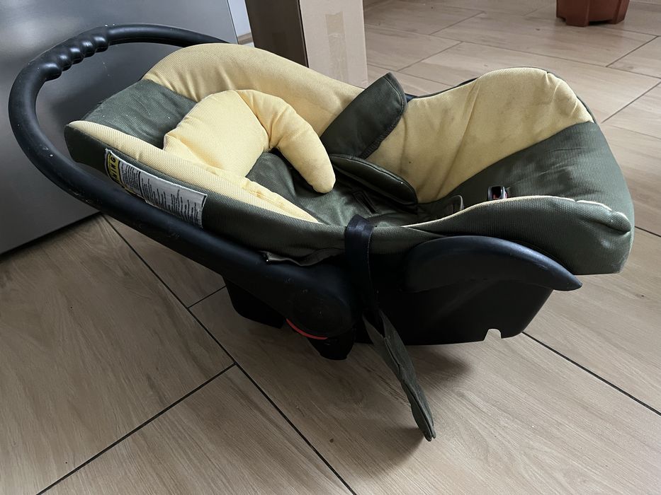 Fotelik samochodowy / nosidełko