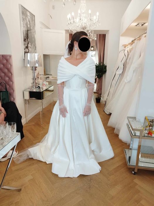 Suknia ślubna z salonu Avenue22 rozmiar M + dodatki